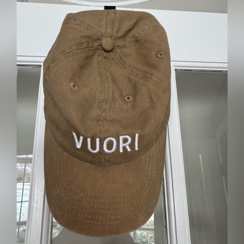 Vuori baseball hat. Brand new and never worn. Cotton twill.